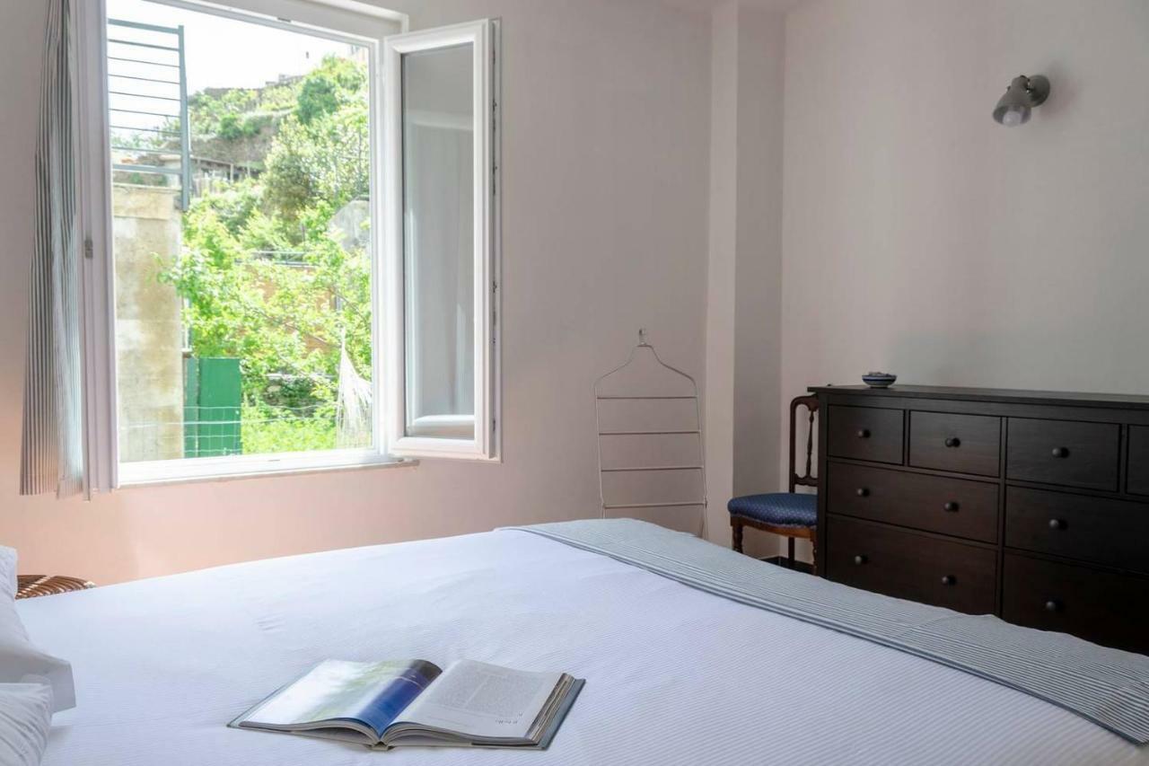 Joivy Family Flat With Little Patio, Cinque Terre Vernazza Exterior foto