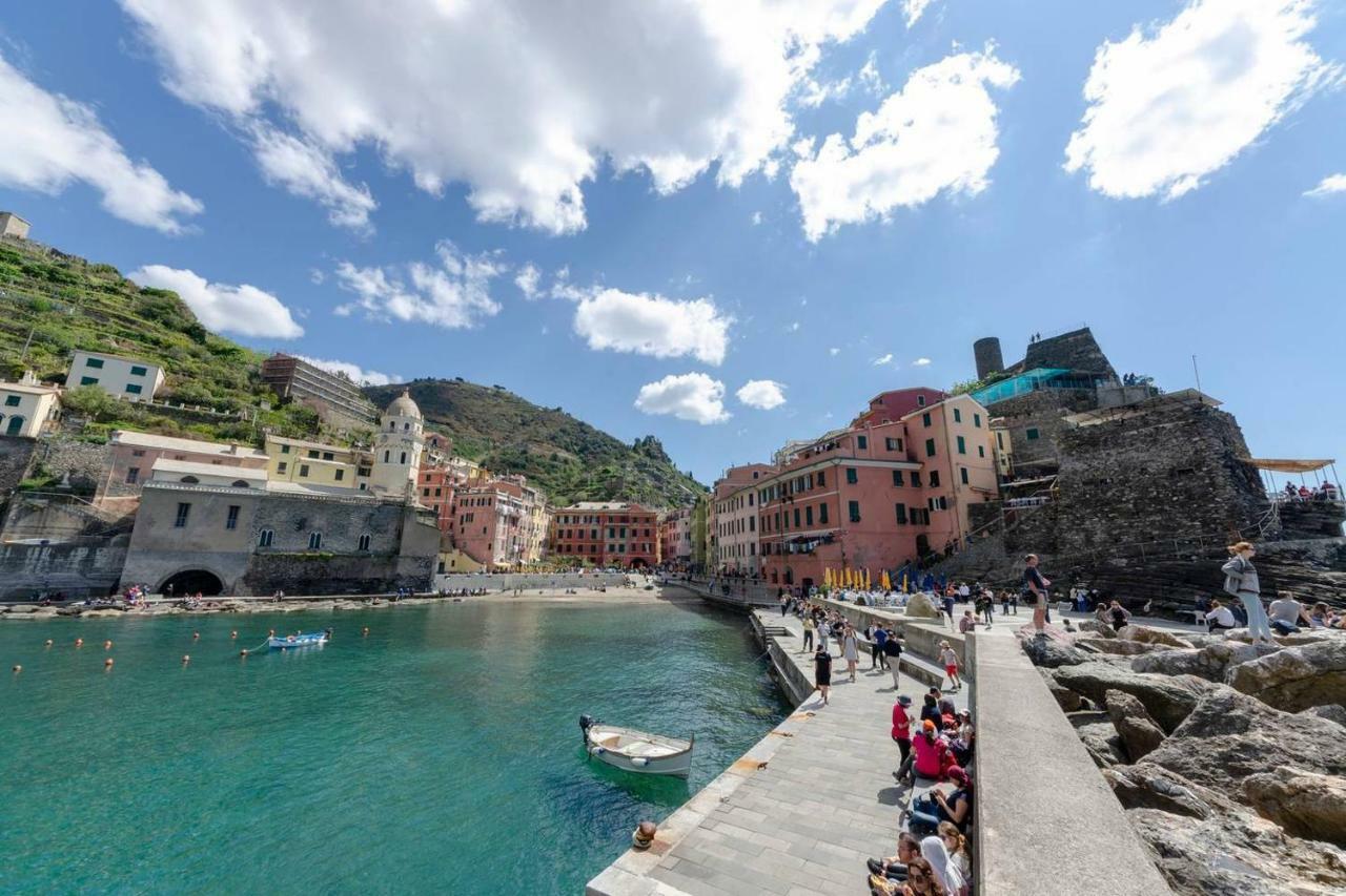 Joivy Family Flat With Little Patio, Cinque Terre Vernazza Exterior foto