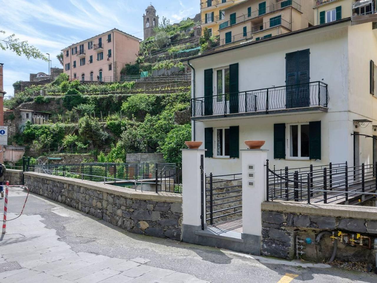 Joivy Family Flat With Little Patio, Cinque Terre Vernazza Exterior foto